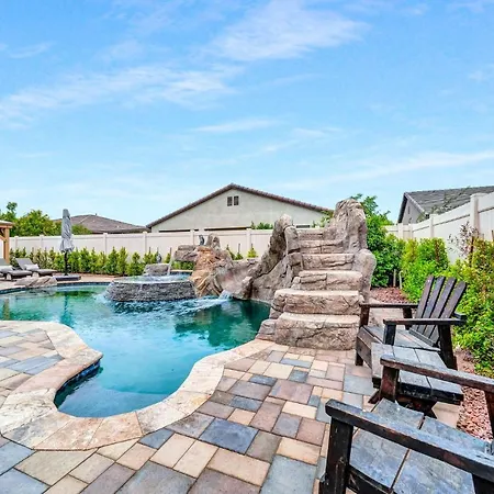 Indiostay With Private Pool, Water Slide, Waterfall, Jacuzzi And Fire Pit Near Coachella